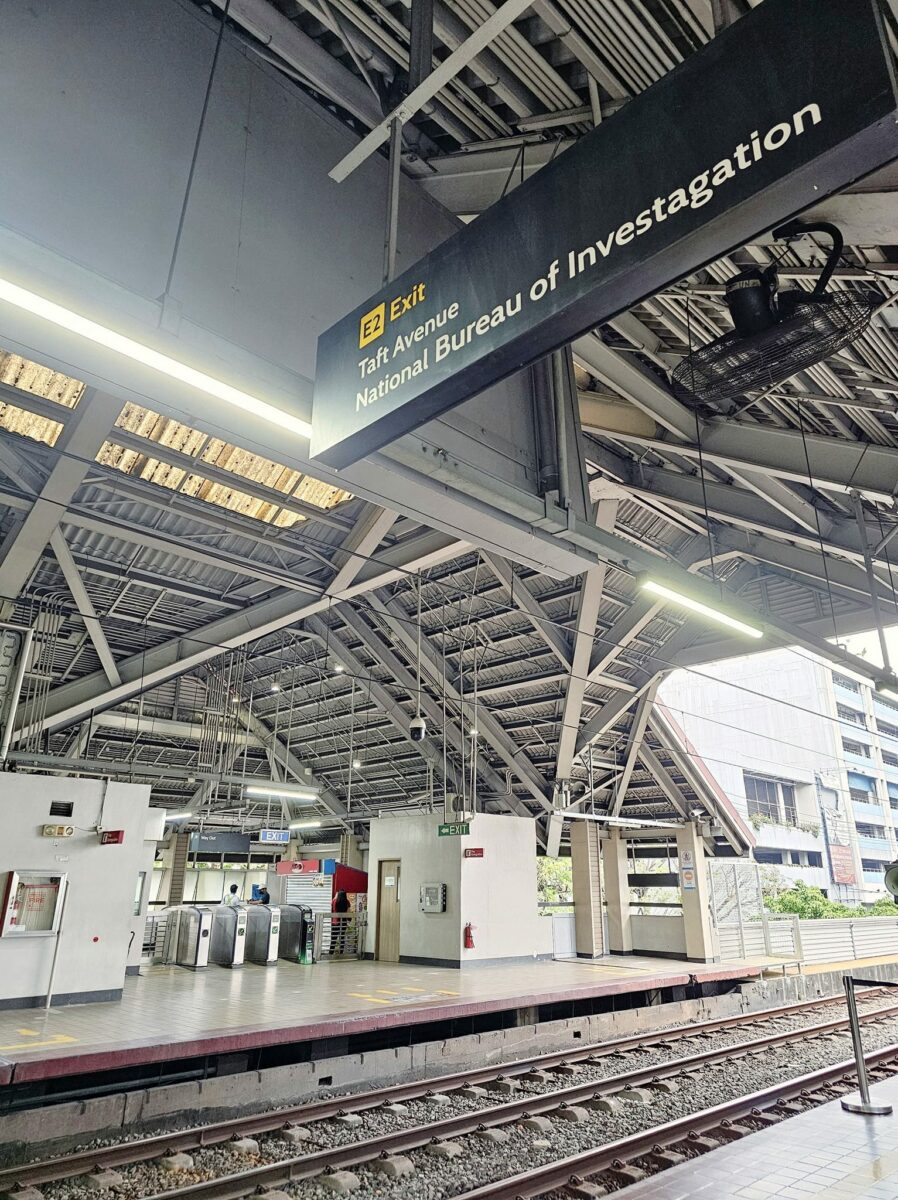 un station lrt 1