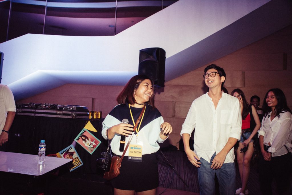 Art director Grace De Luna freestyling with Curtismith. Bars after bars after bars, man.